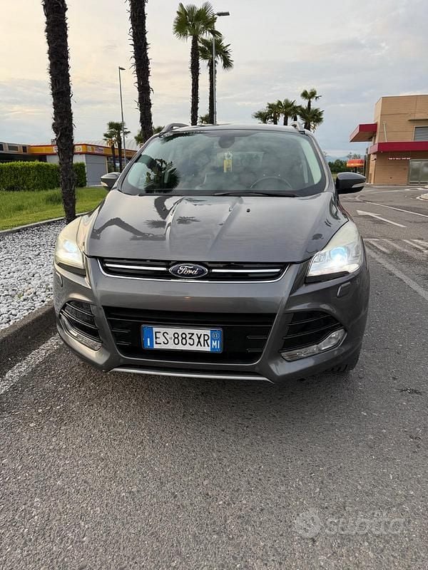 Usata Ford Kuga 140 CV (102 kW) 2013 Marrone SUV