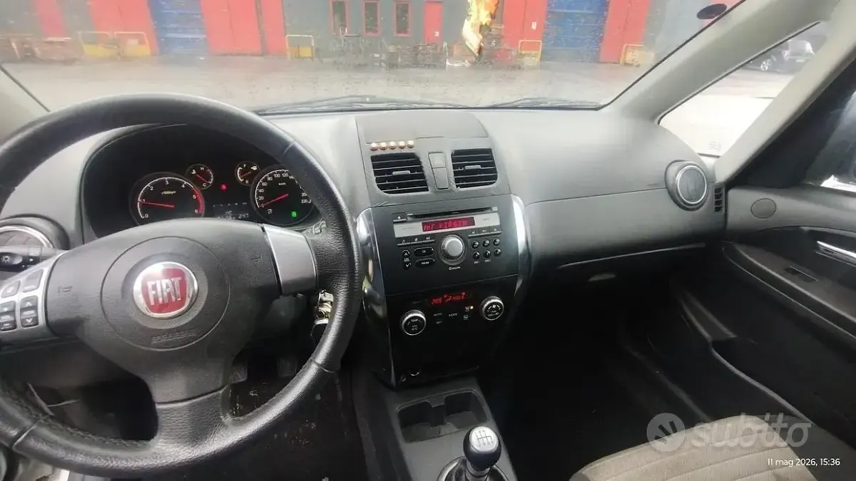 Usata Fiat Sedici 135 CV (99 kW) 2011 Grigio SUV