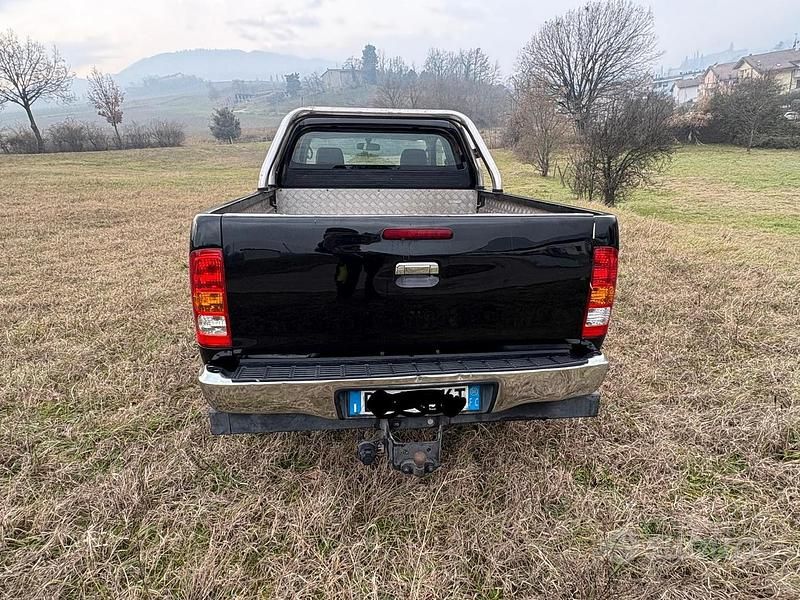 Usata Toyota HiLux 120 CV (88 kW) 2008 Nero Pick-up