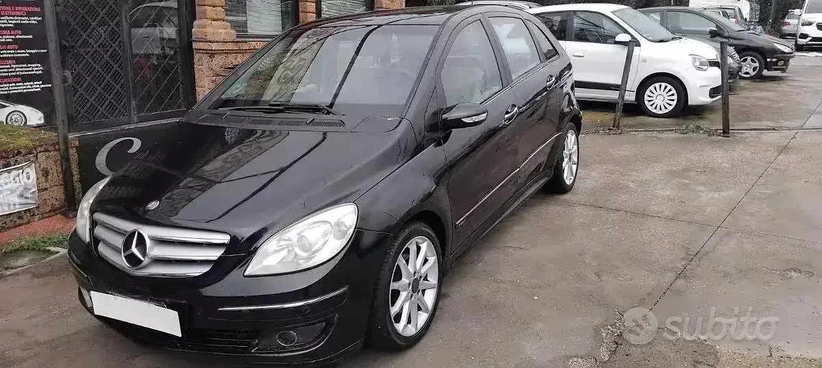 Usata Mercedes 200 Chrome 140 CV (102 kW) 2007 Nero Monovolume
