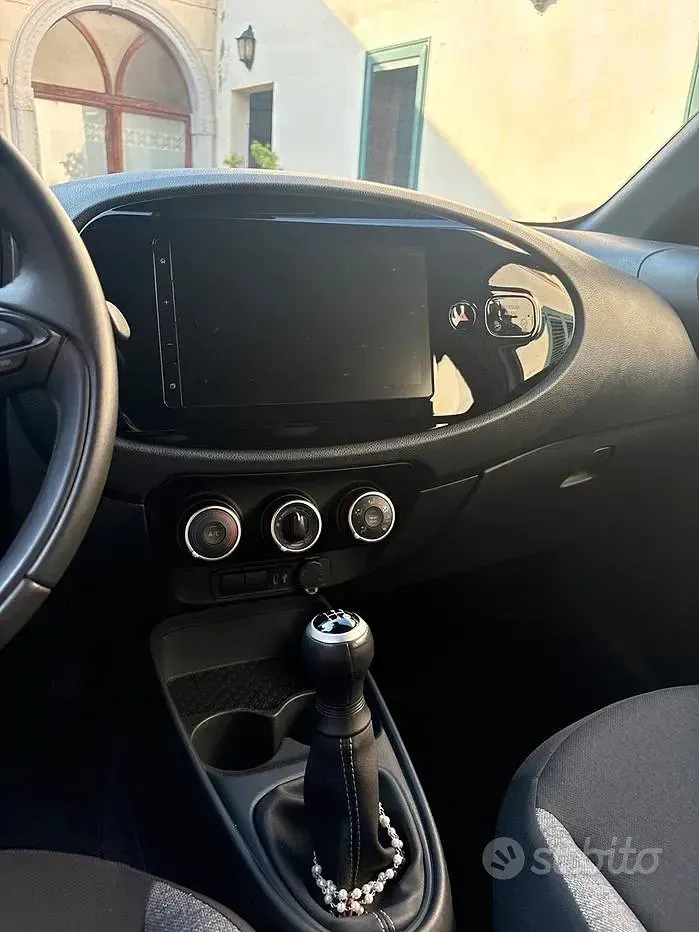 Usata Toyota Aygo X 72 CV (52 kW) 2025 Grigio SUV