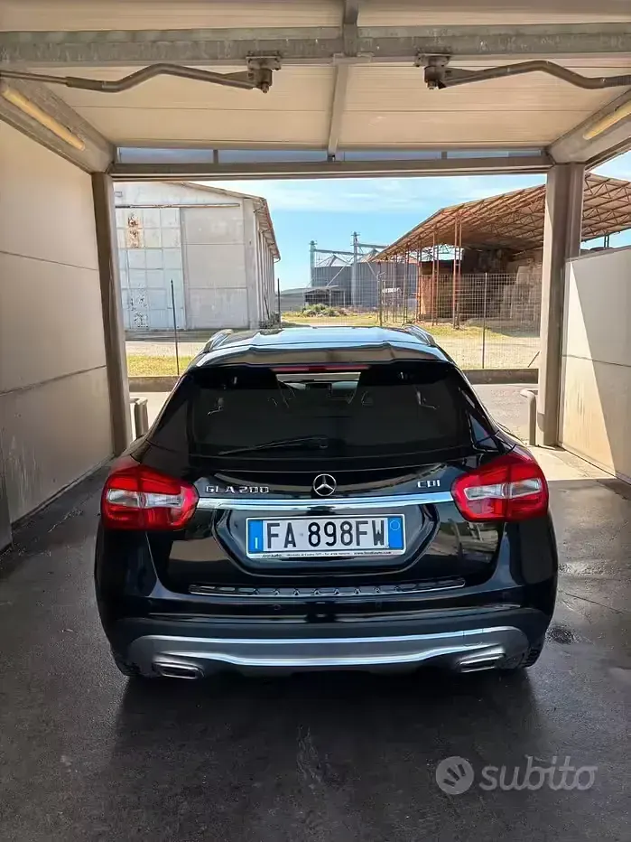 Begagnad Mercedes GLA200 136 HK (100 kW) 2015 Svart SUV