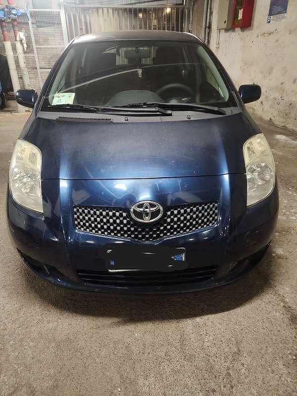 Usata Toyota Yaris Sol 90 CV (66 kW) 2007 Blu/azzurro Utilitaria