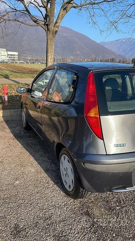 Usata Fiat Punto 2001 Grigio Utilitaria