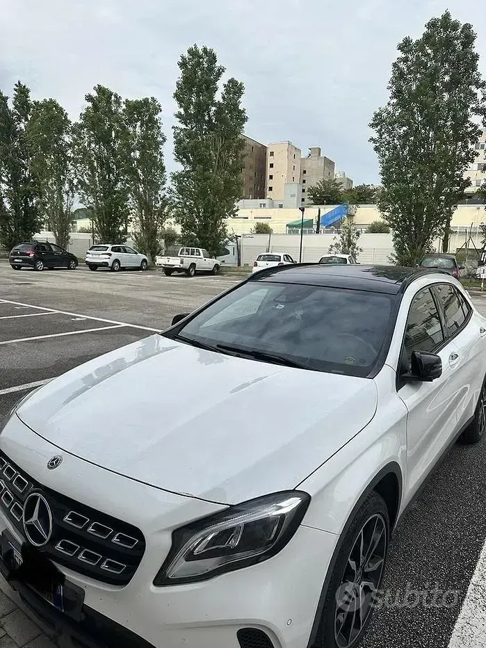 Usata Mercedes GLA220 170 CV (125 kW) 2018 Bianco SUV