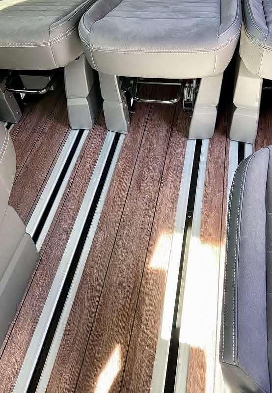 Nieuw VW T7 Style 150 PK (110 kW) 2025 Grijs Van