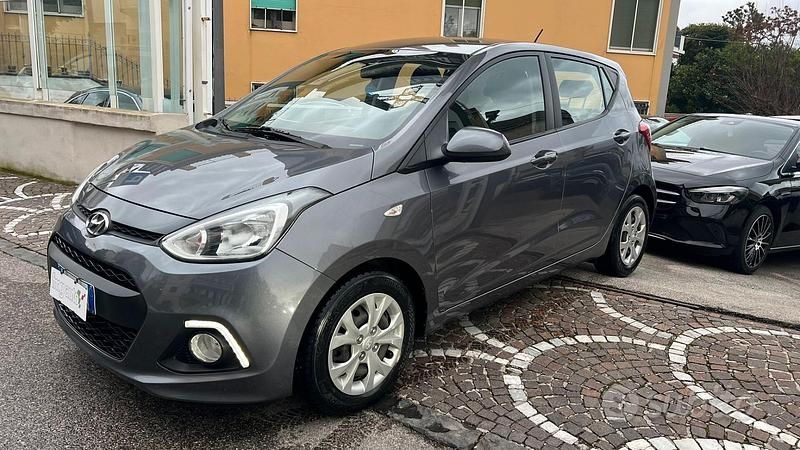 Usata Hyundai i10 Comfort 67 CV (49 kW) 2014 Grigio Utilitaria