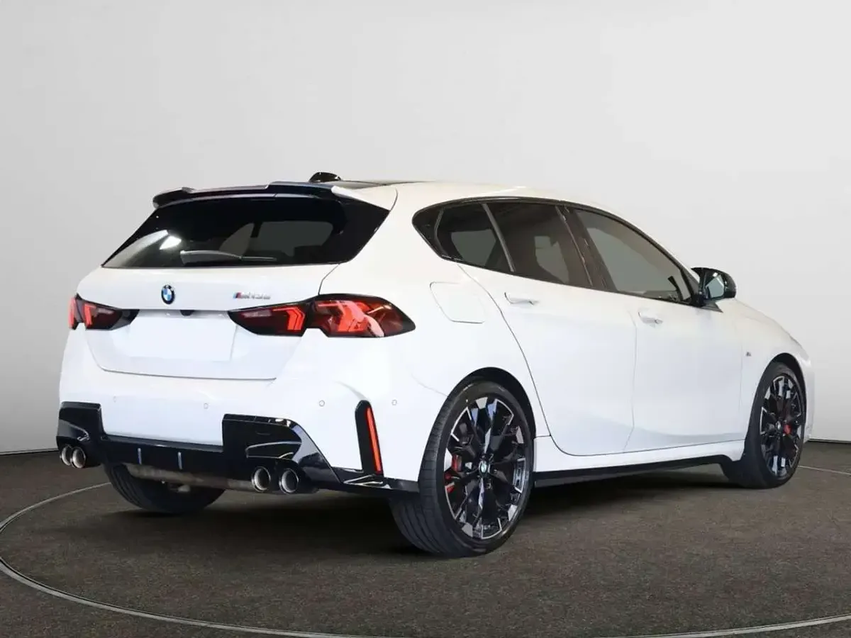 Usata BMW M135 M Sport 300 CV (220 kW) 2025 Bianco Utilitaria