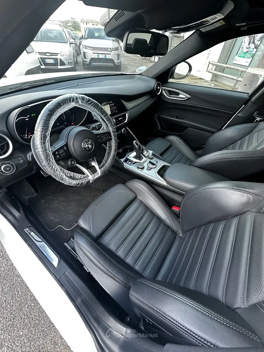 Usata Alfa Romeo Giulia Veloce 280 CV (205 kW) 2024 Bianco Berlina