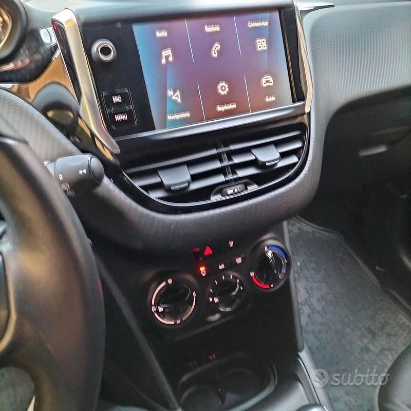 Usata Peugeot 208 102 CV (75 kW) 2020 Bianco Utilitaria
