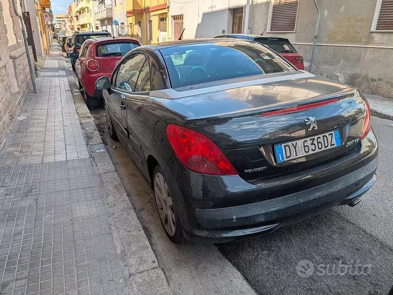 Usata Peugeot 207 CC 120 CV (88 kW) 2008 Nero Cabrio