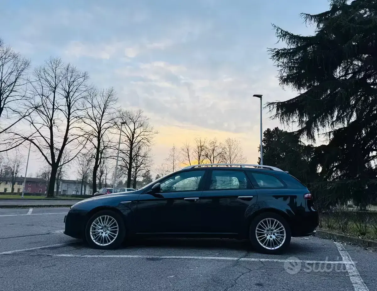 Usata Alfa Romeo 159 Progression 136 CV (100 kW) 2011 Nero Station wagon