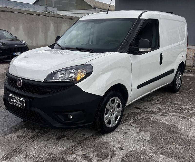 Usata Fiat Doblò Lounge 95 CV (69 kW) 2020 Bianco Monovolume