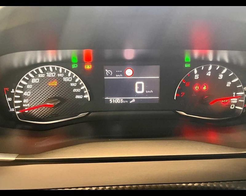 Gebraucht Peugeot 2008 Active 110 PS (80 kW) 2022 Grau SUV