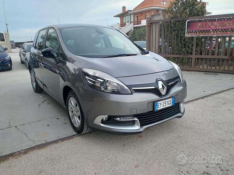 Usata Renault Scénic III LIMITED 110 CV (80 kW) 2015 Grigio Monovolume