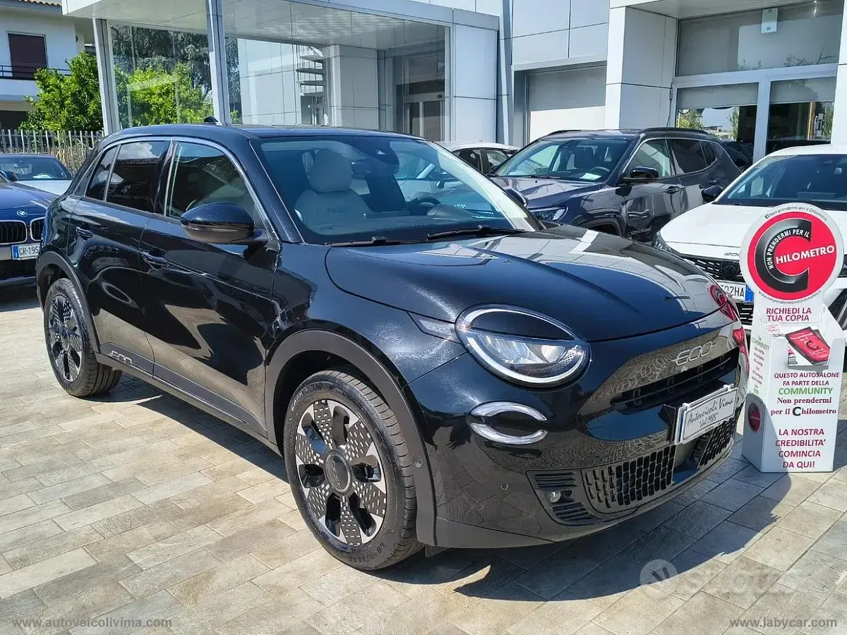 Usata Fiat 600 La Prima 101 CV (74 kW) 2025 Nero SUV