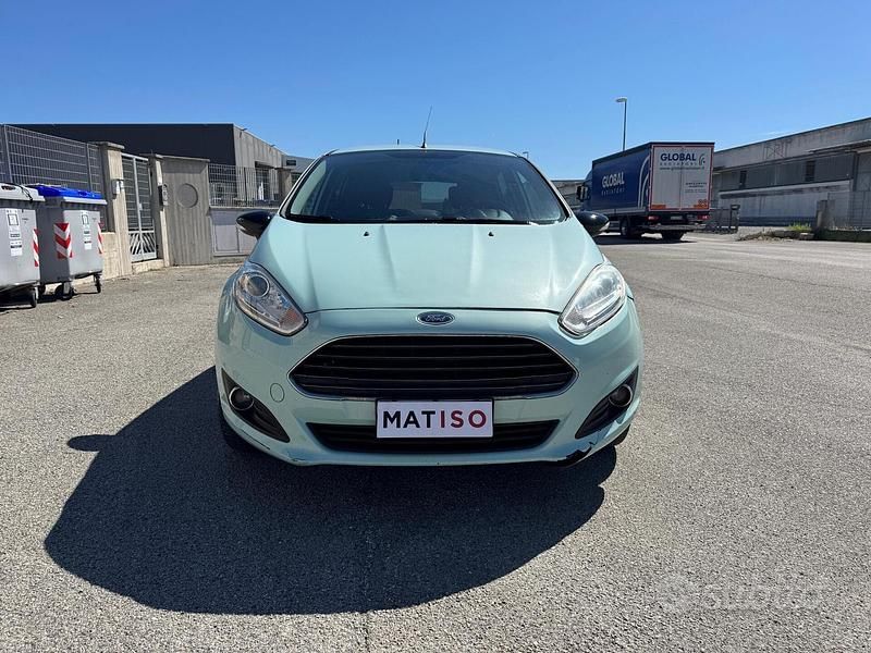 Second-hand Ford Fiesta 102 CP (75 kW) 2016 Verde Berlinǎ