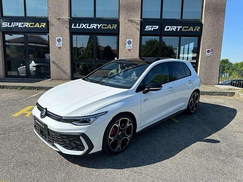 Bianco Usata 2024 VW Golf GTI Tre volumi | 39.900 € (Buon prezzo) - Immagine 1/4