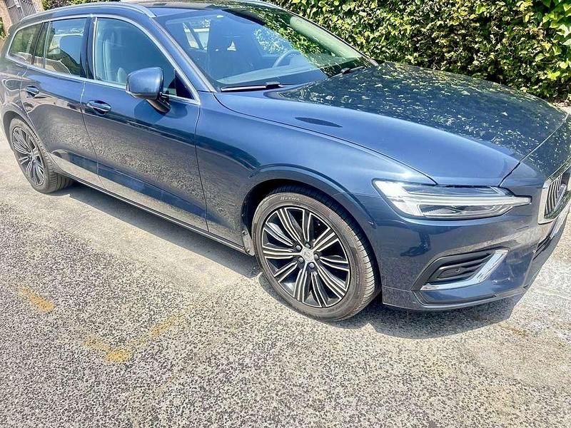 Usata Volvo V60 Momentum 190 CV (139 kW) 2020 Blu/azzurro Station wagon