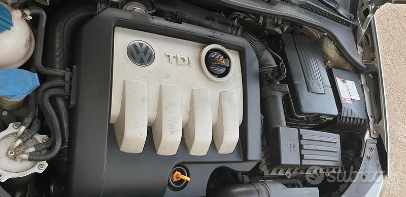 Usata VW Golf IV 105 CV (77 kW) 2003 Grigio Berlina