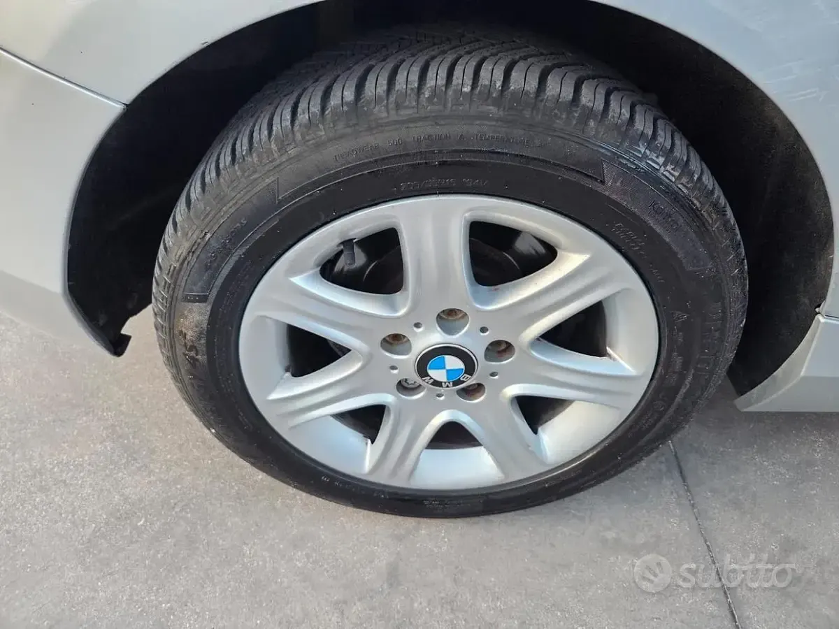 Usata BMW 118 Sport Line 143 CV (105 kW) 2013 Grigio Utilitaria