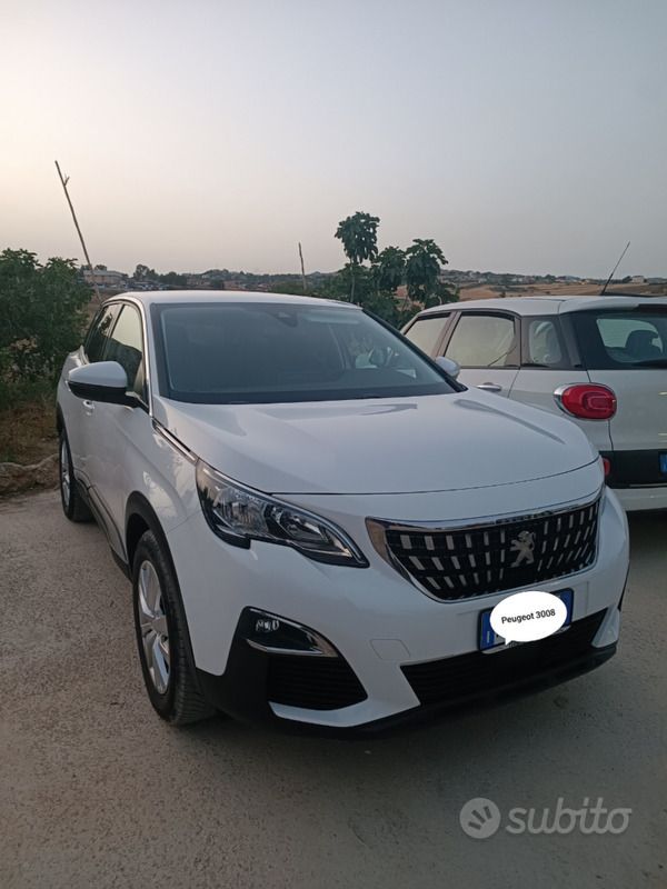 Bianco Usata 2019 Peugeot 3008 SUV | 17.000 € (Cara) - Immagine 1/3
