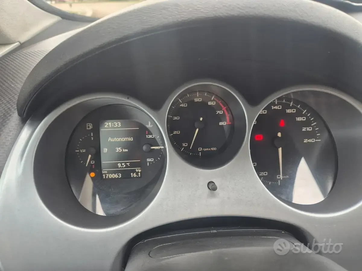 Usata Seat Altea 105 CV (77 kW) 2012 Grigio Monovolume