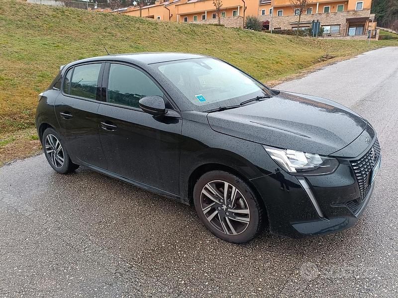 Usata Peugeot 208 S 101 CV (74 kW) 2020 Nero Utilitaria