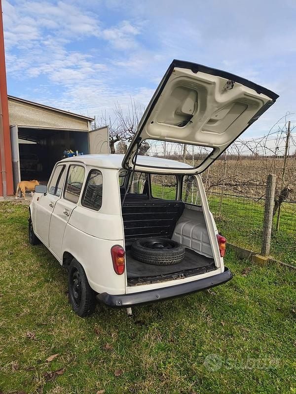 Usata Renault R4 34 CV (25 kW) 1980