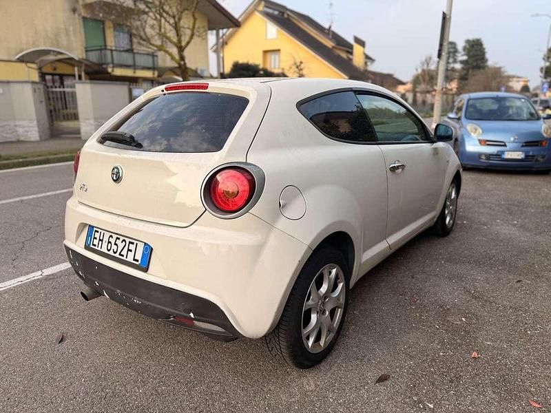 Usata Alfa Romeo MiTo Distinctive 105 CV (77 kW) 2011 Bianco Utilitaria