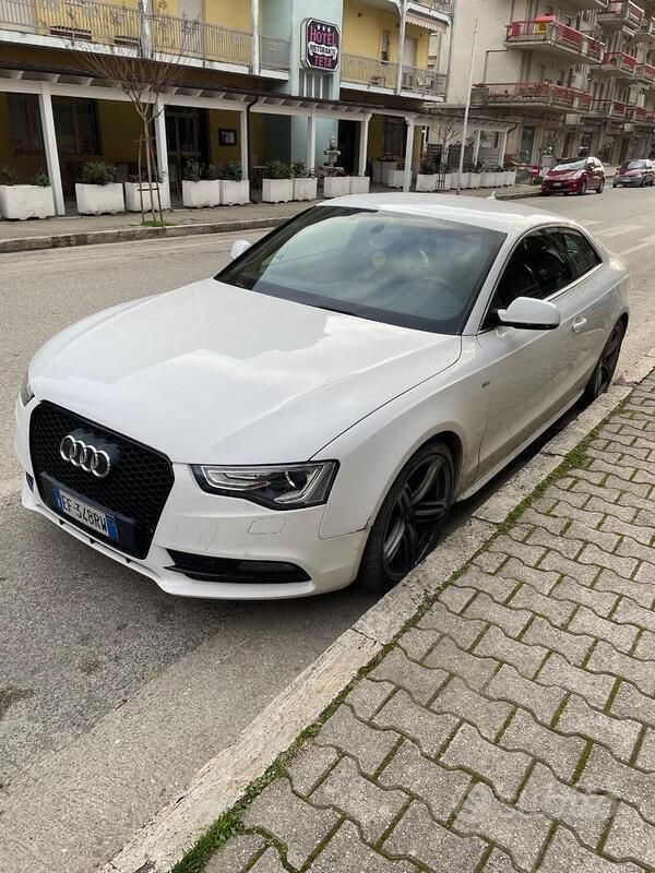 Bianco Usata 2010 Audi A5 S-Line Coupé | 9000 € (Super prezzo) - Immagine 1/4