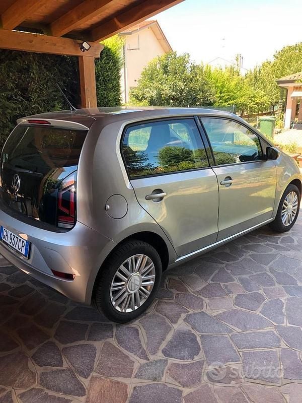 Usata VW up! 68 CV (50 kW) 2021 Grigio Utilitaria