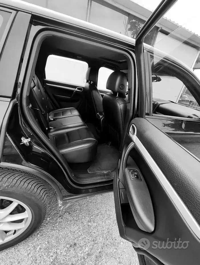 Usata Porsche Cayenne 239 CV (175 kW) 2010 Nero SUV