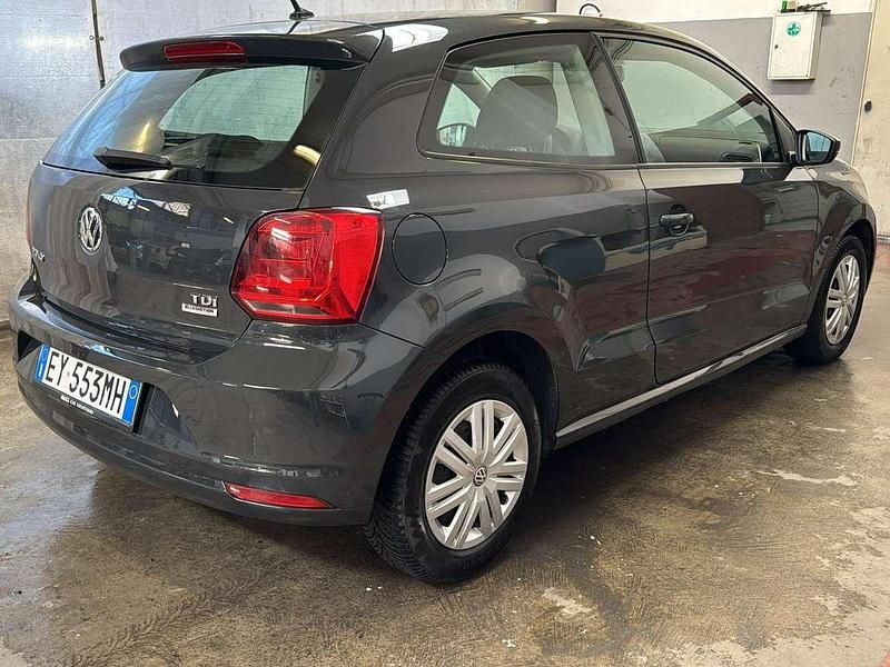 Usata VW Polo Trendline 75 CV (55 kW) 2015 Grigio Berlina