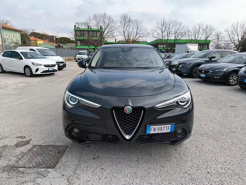 Usata Alfa Romeo Stelvio Executive 210 CV (154 kW) 2018 Nero SUV