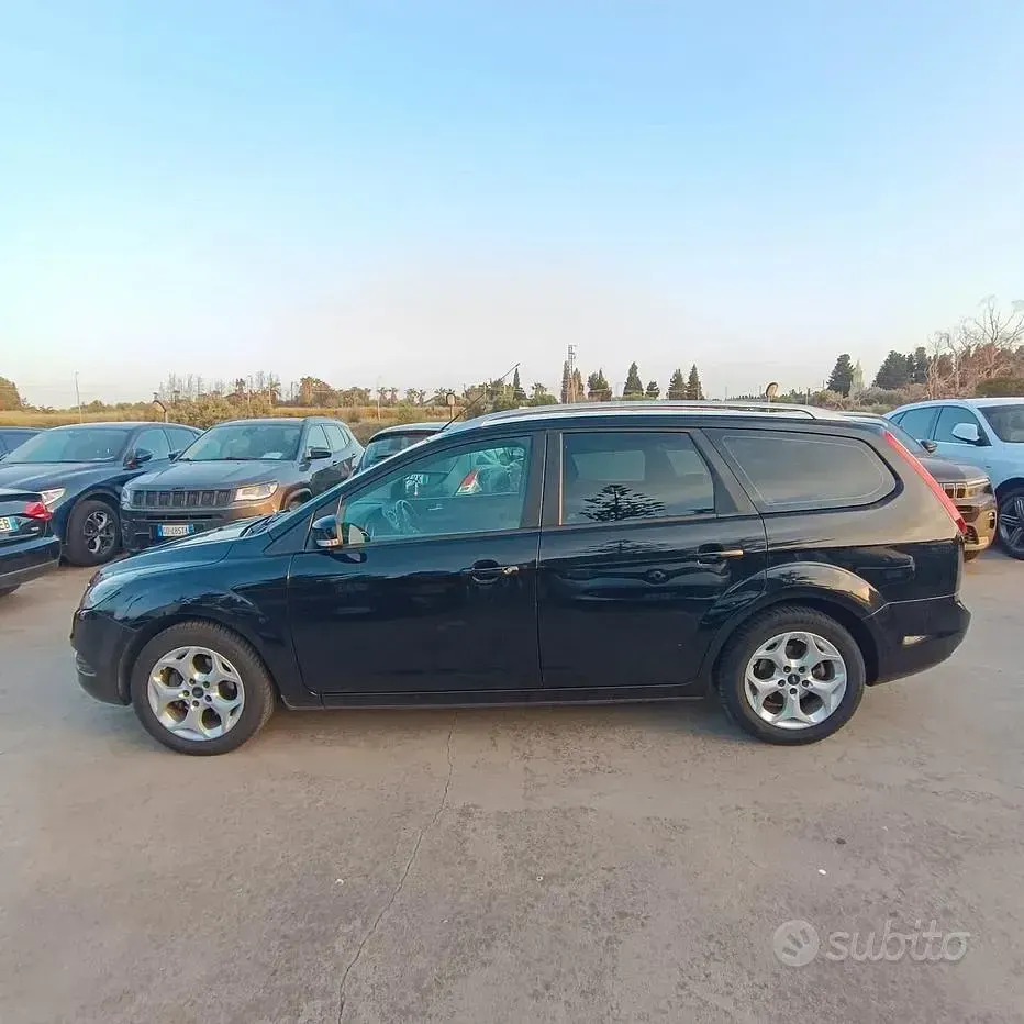 Usata Ford Focus Titanium 109 CV (80 kW) 2011 Nero Station wagon