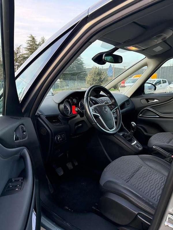 Usata Opel Zafira Tourer Cosmo 150 CV (110 kW) 2015 Argento Monovolume