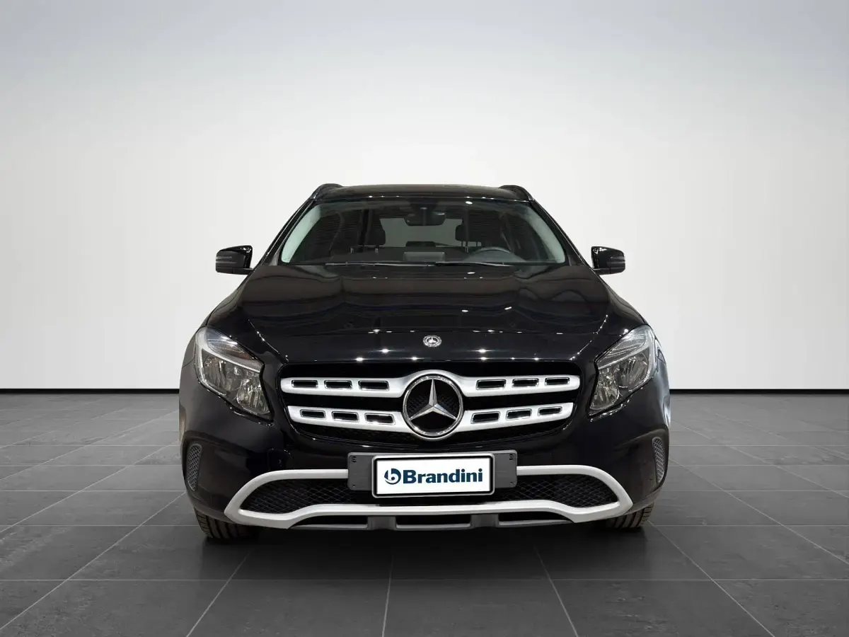 Usata Mercedes GLA180 Executive 109 CV (80 kW) 2017 Nero SUV