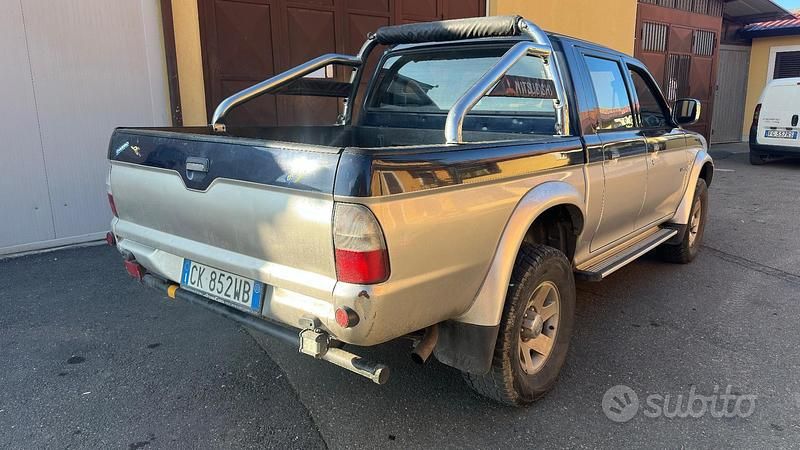 Usata Mitsubishi L200 116 CV (85 kW) 2003 Blu Pick-up
