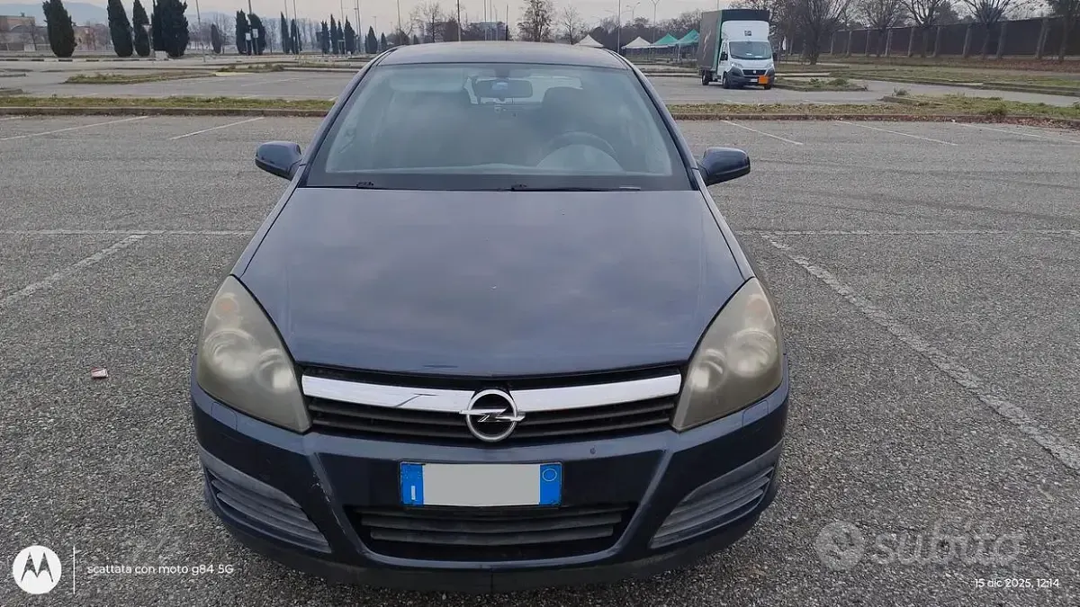 Usata Opel Astra Club 90 CV (66 kW) 2006 Bluazzurro Berlina