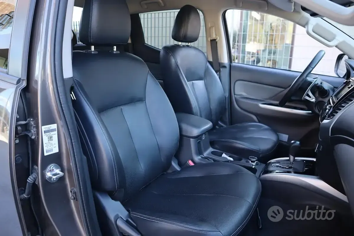 Usata Mitsubishi L200 Diamant Edition 181 CV (133 kW) 2017 Marrone Pick-up