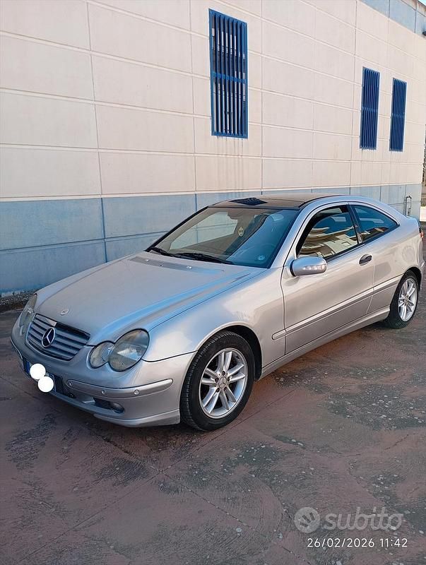 Usata Mercedes C200 163 CV (119 kW) 2001 Grigio Coupé