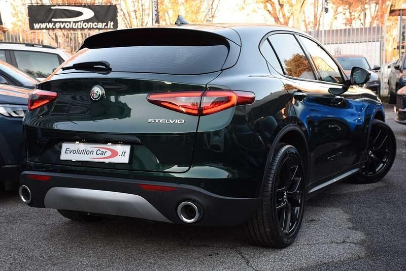 Usata Alfa Romeo Stelvio Super 160 CV (117 kW) 2020 Verde metallizzato SUV