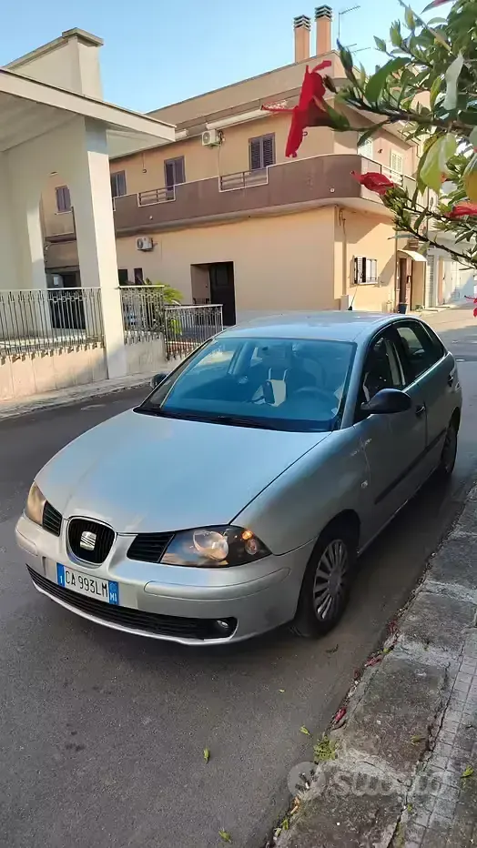 Usata Seat Ibiza 64 CV (47 kW) 2002 Grigio Utilitaria