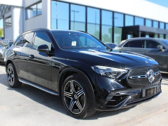 Usata Mercedes GLC220 AMG line 197 CV (144 kW) 2023 Nero SUV