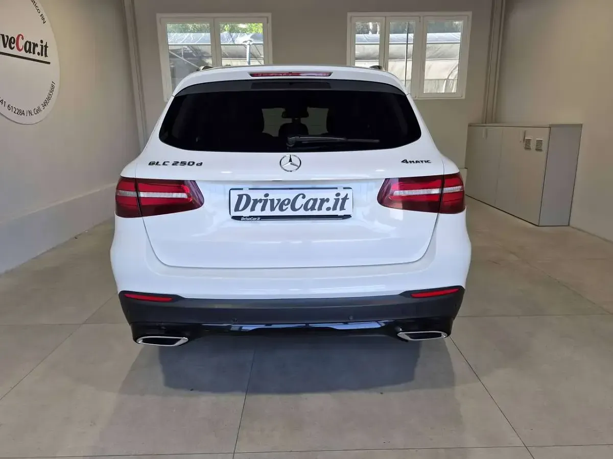 Usata Mercedes GLC250 204 CV (150 kW) 2016 Bianco polare SUV