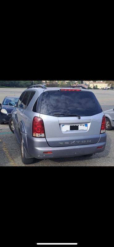Usata 2006 Ssangyong Rexton SUV | 2000 € (Cara) - Immagine 1/4