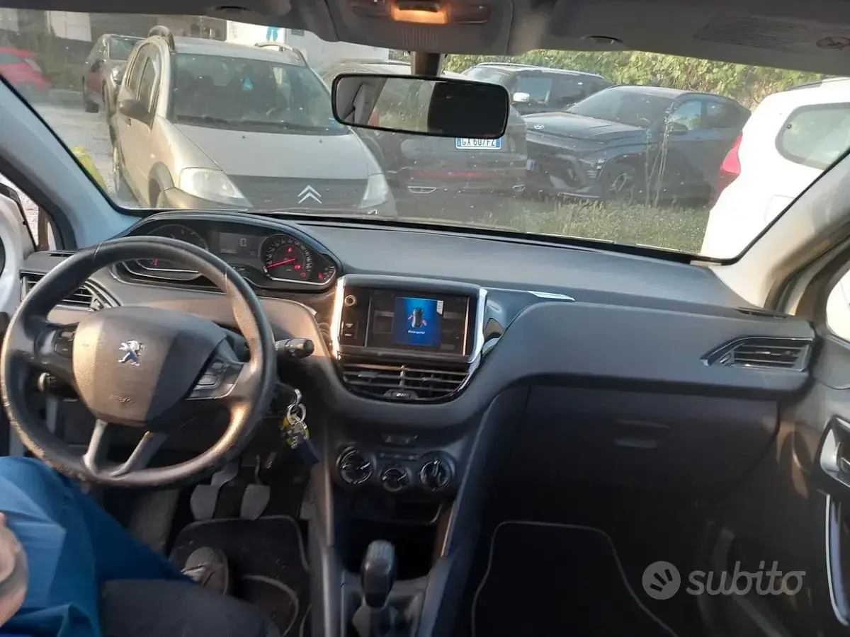 Usata Peugeot 208 Active 82 CV (60 kW) 2012 Bianco Utilitaria