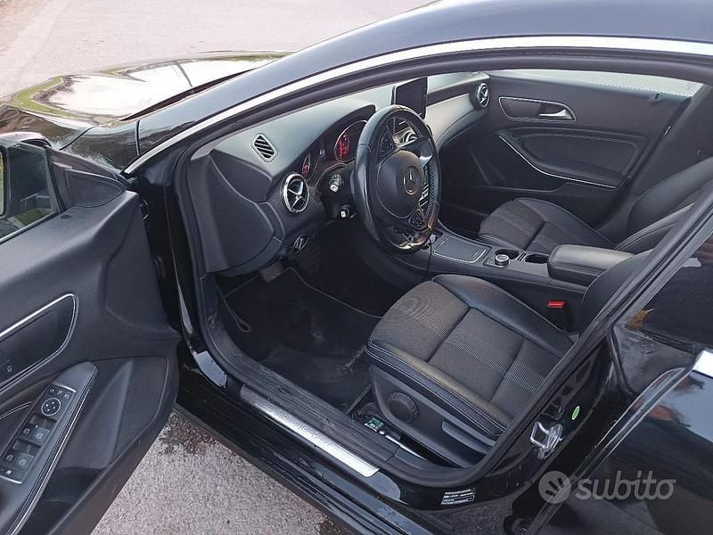 Usata Mercedes CLA200 Shooting Brake 136 CV (100 kW) 2019 Nero Station wagon