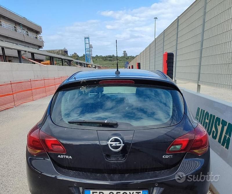 Usata Opel Astra 2011 Berlina